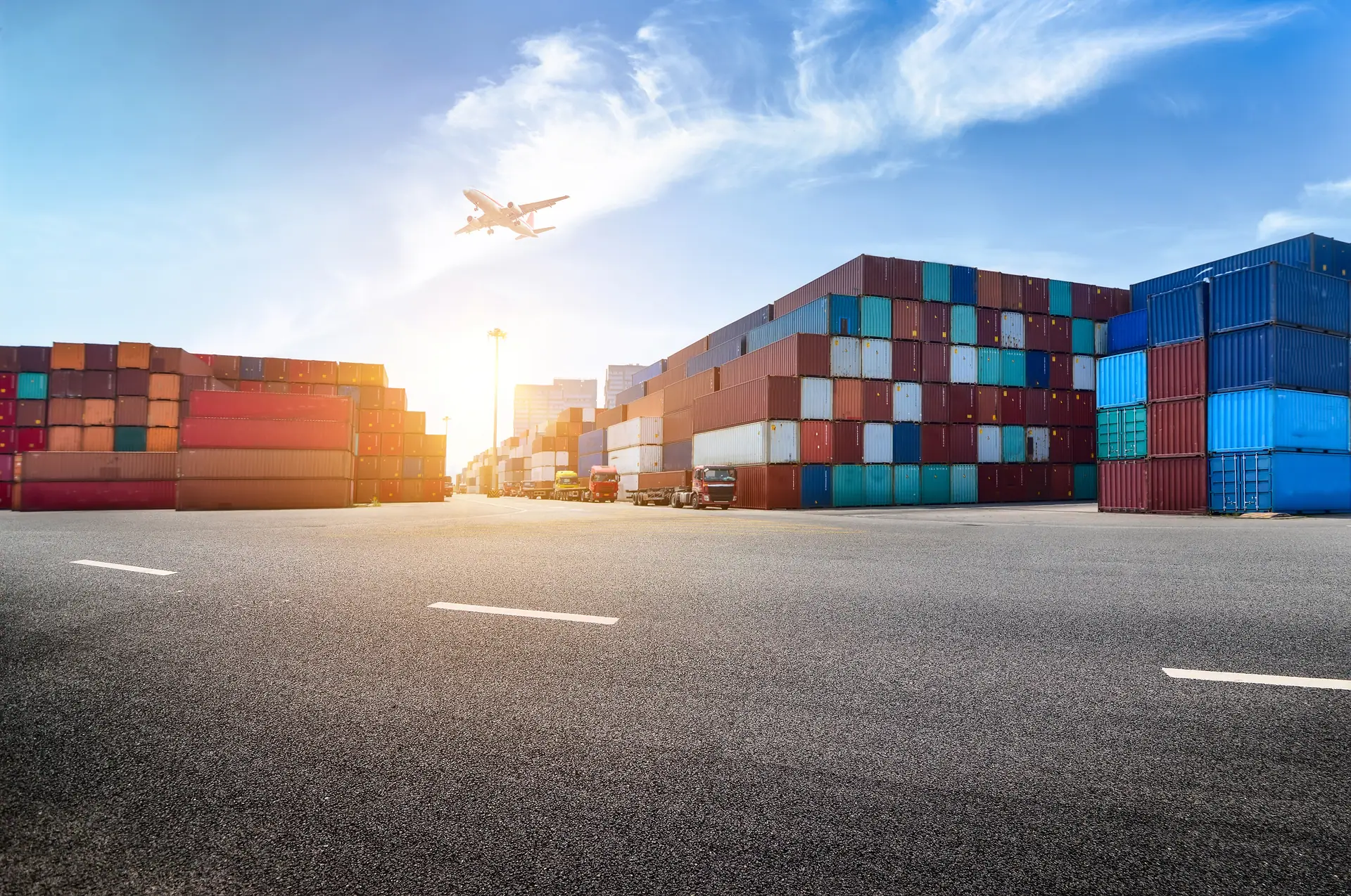 Dédouanement de marchandises et véhicules au port de Jijel
